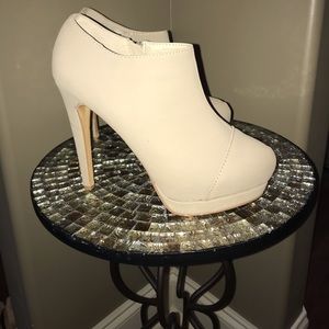 Women’s Nude Booties